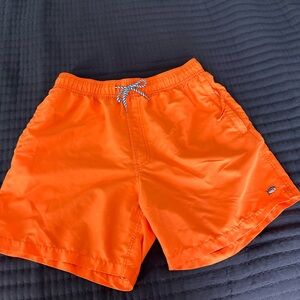 Men’s Medium 6 inch inseam Southern Tide swim trunks